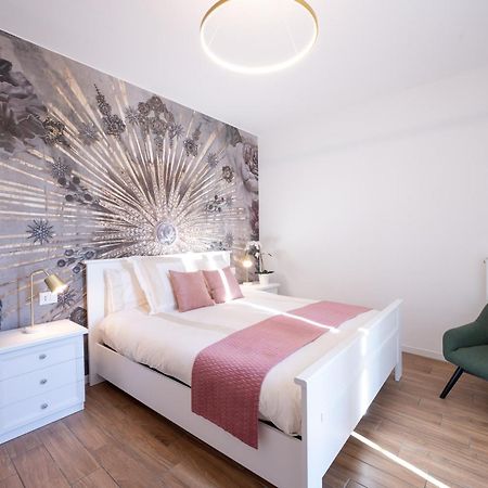 Lora Diamond Suite ,Free Parking, Self Check In,3 Como Exteriér fotografie