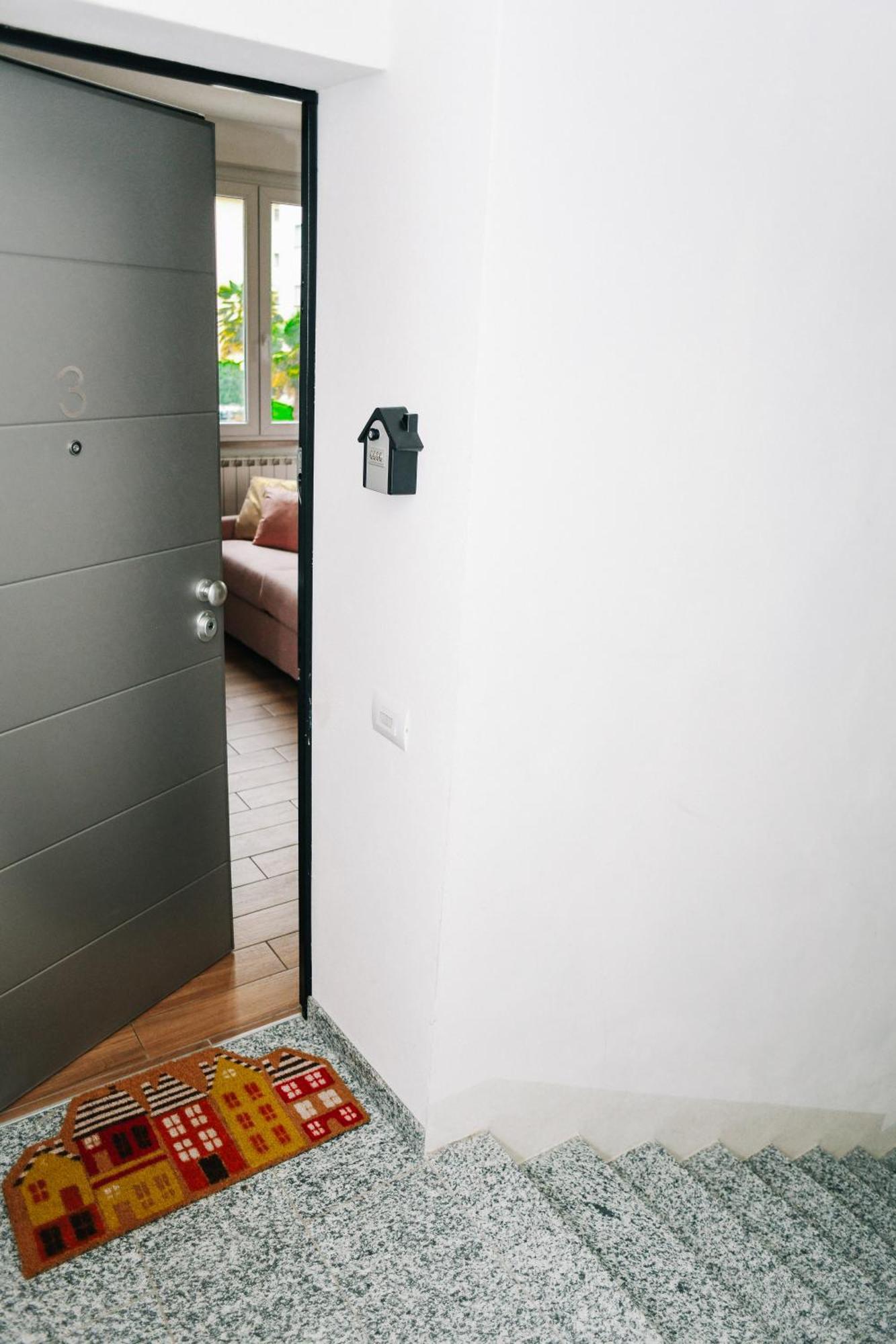 Lora Diamond Suite ,Free Parking, Self Check In,3 Como Exteriér fotografie