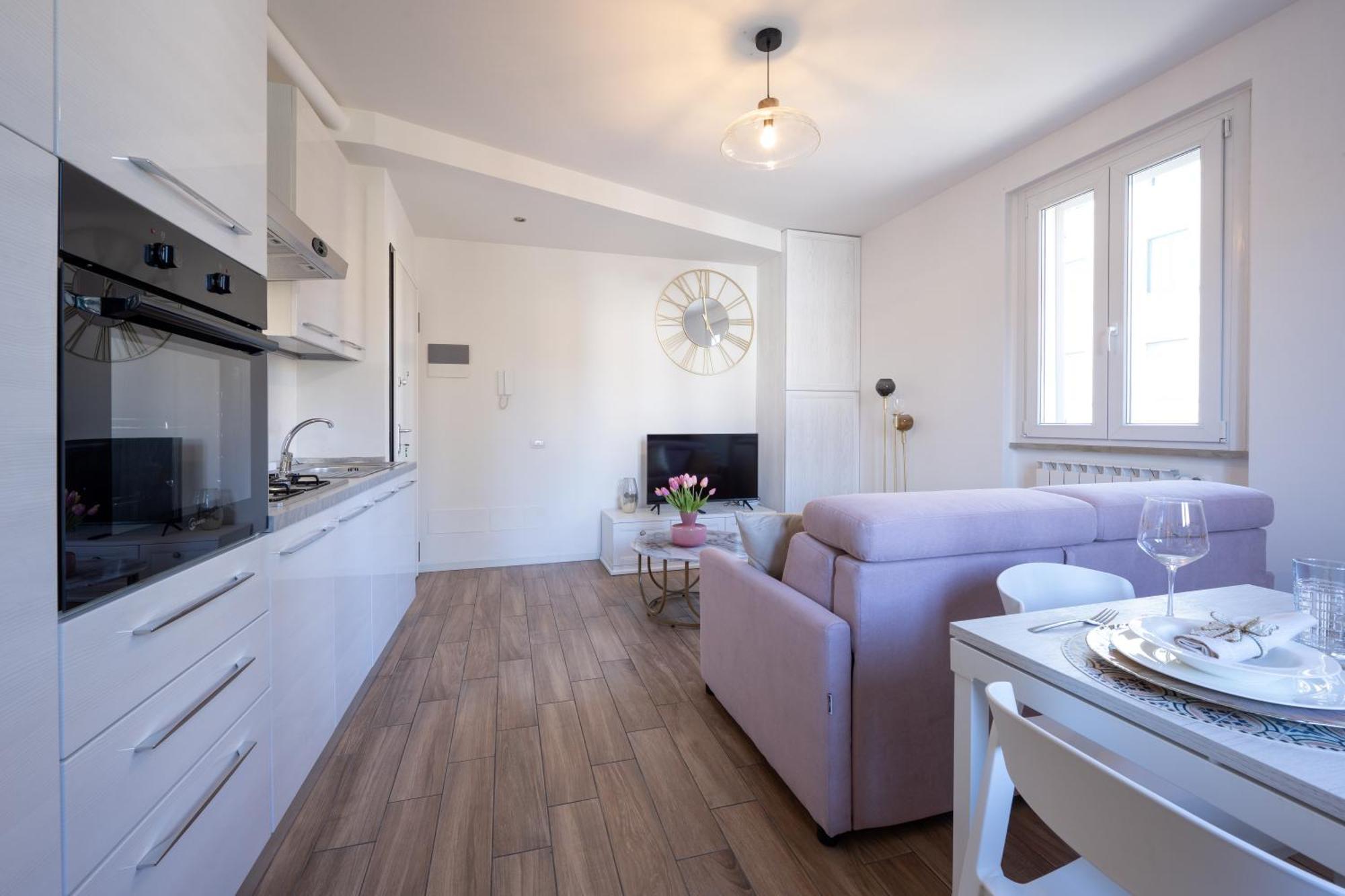 Lora Diamond Suite ,Free Parking, Self Check In,3 Como Exteriér fotografie