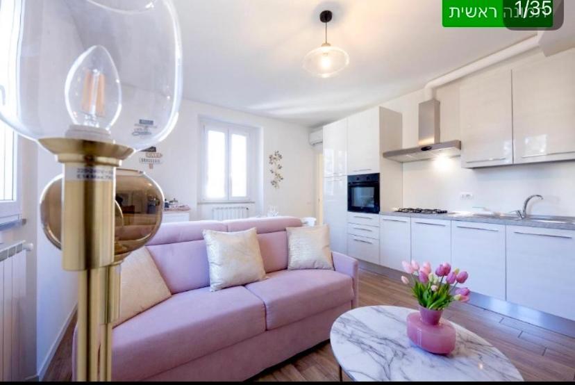 Lora Diamond Suite ,Free Parking, Self Check In,3 Como Exteriér fotografie